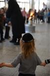 מדליקים ורוקדים סביב מדורת ל&quot;ג בעומר