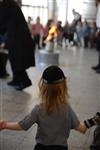 מדליקים ורוקדים סביב מדורת ל&quot;ג בעומר