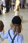 מדליקים ורוקדים סביב מדורת ל&quot;ג בעומר
