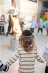 מדליקים ורוקדים סביב מדורת ל&quot;ג בעומר