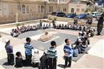מדליקים ורוקדים סביב מדורת ל&quot;ג בעומר