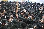 מדליקים ורוקדים סביב מדורת ל&quot;ג בעומר