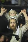 מדליקים ורוקדים סביב מדורת ל&quot;ג בעומר