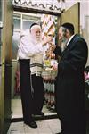 Light oil plates of the festivities in honor of Rabbi Shimon Bar Yochai on Lag B&#39;Omer