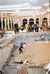 התמוטטות הרצפה באולמי ורסאי בירושלים באמצע חתונה