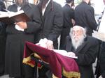 The Rebbe and Chassidim do Tashlich for the Day of Atonement