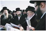 The Rebbe and Chassidim do Tashlich for the Day of Atonement