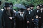 The Rebbe and Chassidim do Tashlich for the Day of Atonement