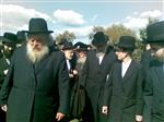 The Rebbe and Chassidim do Tashlich for the Day of Atonement