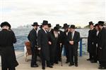 The Rebbe and Chassidim do Tashlich for the Day of Atonement