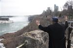 The Rebbe and Chassidim do Tashlich for the Day of Atonement