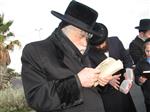 The Rebbe and Chassidim do Tashlich for the Day of Atonement