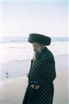 The Rebbe and Chassidim do Tashlich for the Day of Atonement