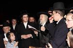 The Rebbe and Chassidim do Tashlich for the Day of Atonement